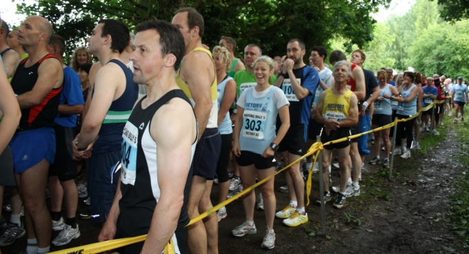 Runner line up at the start of the 2011 Hayling Billy 5 Race